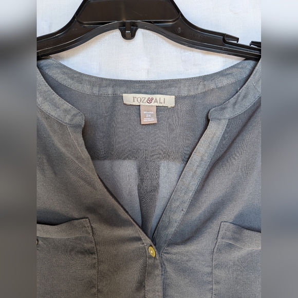 Roz & Ali Gray Ombre Portofino Sheer V-neck blouse, top 2XL - Picture 2 of 9